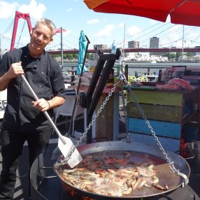 garnalen bakken voor paella